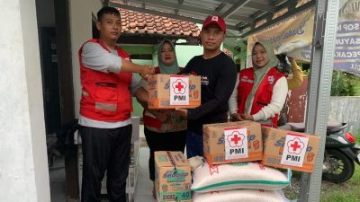 PMI Salurkan Bantuan Logistik di Lokasi Banjir