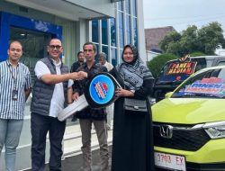 Panen Hadiah Simpedes Periode 1 Tahun 2024, Juragan Warteg Terima Hadiah Mobil Brio