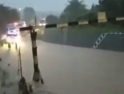 Underpass Prupuk Banjir Tak Bisa Dilewati, Ratusan Kendaraan Tertahan