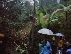Hujan Lebat di Salem Brebes, Dua Rumah Rusak Tertimpa Longsor