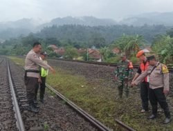 Bocah 12 Tahun di Brebes Terserempet Kereta, Luka Serius di Kepala