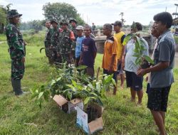 Anggota TNI laksanakan Penanaman Pohon di Bantaran Kali Pendowo