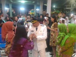 Ribuan Warga Kota Tegal Sambut Kedatangan Dedy-Iin