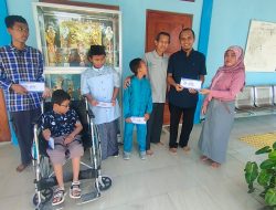 Peringati Hari Jadi ke-75, Suara Merdeka Berikan Santunan Kepada Siswa SLB