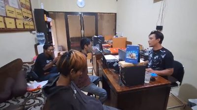 Paman dan Keponakan di Brebes Ditangkap Polisi Gara-gara Bacok Pria Bersepeda Motor