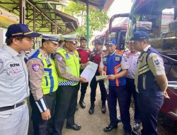 Banyak Jalan Licin Diguyur Hujan, Petugas Gabungan Periksa Kondisi Bus