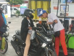 Pemudik Sepeda Motor Bertahan Menggunakan Pertamax