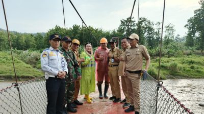 Bupati Brebes Tinjau Jalan Wadasgumantung, Instruksikan Perbaikan Segera