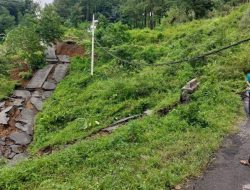 Jalur Alternatif Antar Kecamatan Rawan Longsor