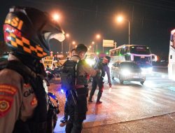 Volume Kendaraan Melonjak, Tim Urai Diterjunkan Atasi Kemacetan Jalur Mudik