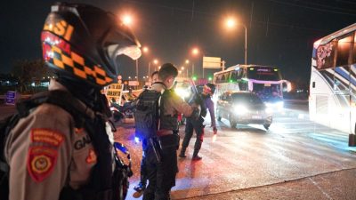 Volume Kendaraan Melonjak, Tim Urai Diterjunkan Atasi Kemacetan Jalur Mudik