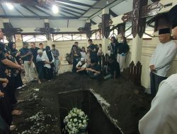 Komisaris Utama Suara Merdeka Network Dimakamkan di TPU Makam Haji Solo