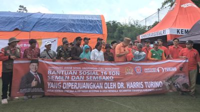 Harris Turino Bantu 16 Ton Semen dan Paket Sembako untuk Korban Tanah Bergerak di Sirampog Brebes