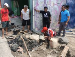 Camat Tegal Timur dan Lurah Mintaragen Blusukan Ikut Kerja Bakti Massal