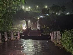 Diterjang Banjir, Jembatan Bendung Dukuh Glempang Sirampog Putus