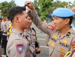 Seragam Polisi Hingga Senjata Api Diperiksa Propam