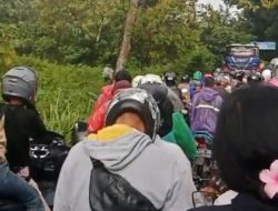 Jalur Menuju Obyek Wisata Guci Macet, Penyebab Jalan Sempat, Menanjak dan Berkelok