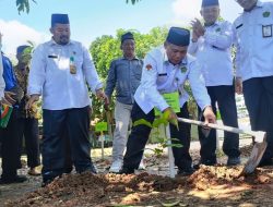 Peringati Hari Bumi, Kemenag Batang Tanam 1.000 Pohon Matoa