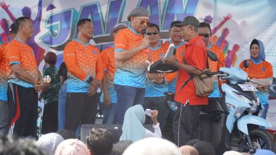 Warga Antusias Mengikuti Jalan Sehat HUT ke-445 Kota Tegal