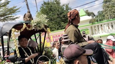 Prosesi Kirab Tombak Kiai Pleret dalam Rangka Hari Jadi ke-424 Kabupaten Tegal 2025