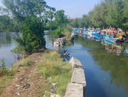 Akses OW Batamsari Tertutup Air Rob Akibat Tanggul Kali Anyar Jebol