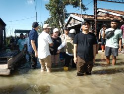 Tinjau Banjir Rob Demak, Gubernur Ahmad Luthfi Kerahkan Jajarannya Bantu Kemen-PU