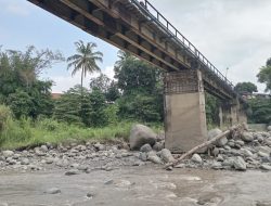 Jalur Alternatif Terancam! Pondasi Jembatan Sawangan Bumiayu Rusak Diterjang Banjir