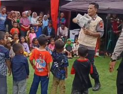 Aksi Sulap Polisi Hibur Anak-anak Pengungsi Tanah Bergerak di Sirampog