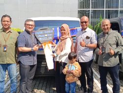 BRI Cabang Bumiayu Serahkan Dua Mobil Pemenang Grand Prize Simpedes