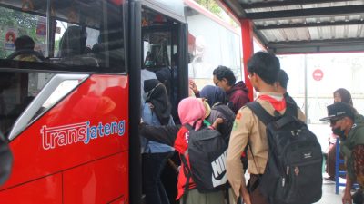 100 Hari Kerja Luthfi-Yasin, Tarif BRT Hanya Rp1.000
