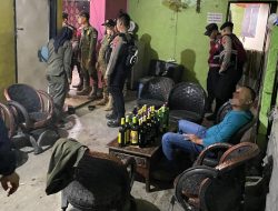 Polisi Sita Puluhan Miras Saat Razia Dua Tempat Karaoke di Brebes
