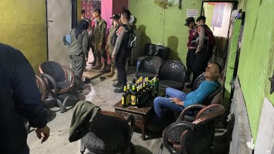 Polisi Sita Puluhan Miras Saat Razia Dua Tempat Karaoke di Brebes