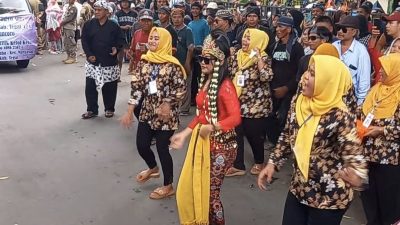 Beragam Kesenian Rakyat Meriahkan Parade Budaya