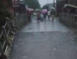 Jembatan Penghubung Ketanggungan – Larangan Putus Diterjang Banjir