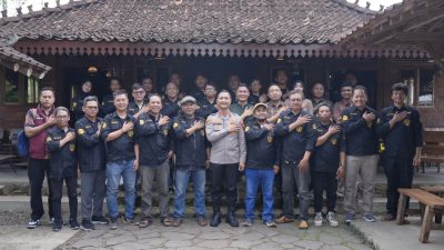 Perkuat Kemitraan, Kapolres Batang Kukuhkan Pengurus Forum Wartawan Polres Batang