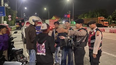 Polisi Amankan Preman, Anak Punk dan Puluhan Botol Miras Saat Patroli Skala Besar di Brebes
