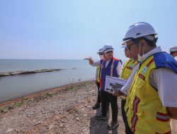 Proyek Terintegrasi Giant Sea Wall dan Tol Kaligawe-Sayung Rp 10,9 T untuk Atasi Banjir Rob di Semarang dan Demak