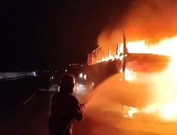 Bus Akas Kebakaran di Tol Pejagan – Kanci KM 236