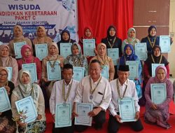 30 Warga Desa Pruwatan Bumiayu Diwisuda Paket C, Bukti Tak Ada Kata Terlambat untuk Belajar