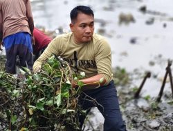 Kodim Pemalang dan Masyarakat Bersihkan Embung Kali Lanjar 2