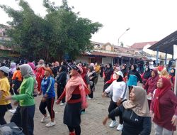 Warga Serbu Jelajah Pasar, Senam Bersama Hingga Belajan Sembako Murah di FBM