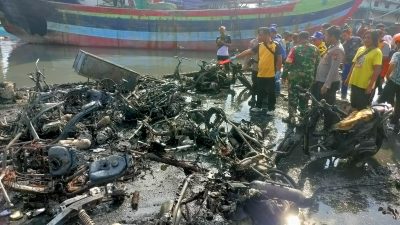 16 Motor Ludes Terbakar di Dermaga Pelra Pelabuhan Tegal