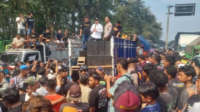 Tolak Aturan ODOL, Ratusan Supir Truk Blokade Jalur Pantura