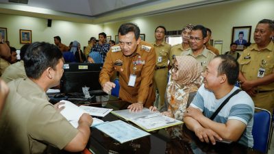 Tinjau Posko SPMB, Ahmad Luthfi Terima Aduan Orang Tua Murid Soal Kendala Pendaftaran