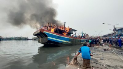 ABK Kapal Terbakar di Pelabuhan Jongor Masih Kritis