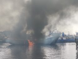 Kapal JTK Terbakar di Pelabuhan Pelindo Tegal