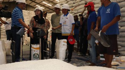 Bupati Brebes Sidak Gudang Bulog Antisipasi Peredaran Beras Oplosan