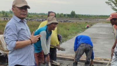 Anggota DPRD Brebes Tobidin Cek Langsung Proyek JUT