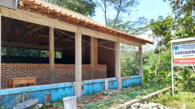 Rehab Ruang Kelas SDN Galuhtimur 04 Mangkrak