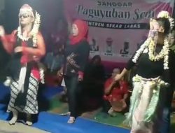 Sanggar Kaloka Gelar Kesenian Sintren Keliling dan Cukur Gratis